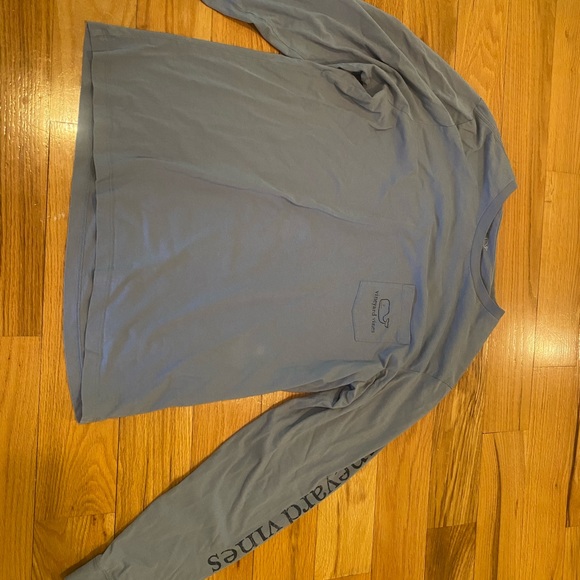 Blue vineyard vines shirt M lightly used - Picture 2 of 4